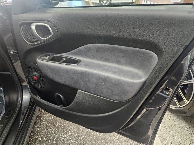 Used 2017 FIAT 500L Trekking FWD image 33