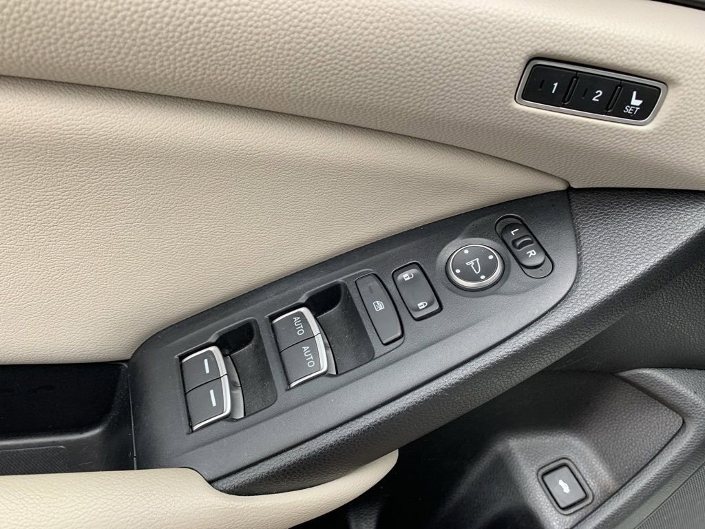 Used 2018 Honda Accord EX-L image 12