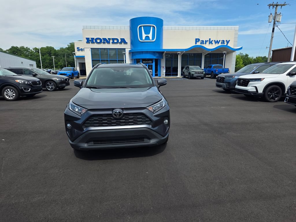 Used 2020 Toyota RAV4 XLE w/ Convenience Package AWD/4WD image 8