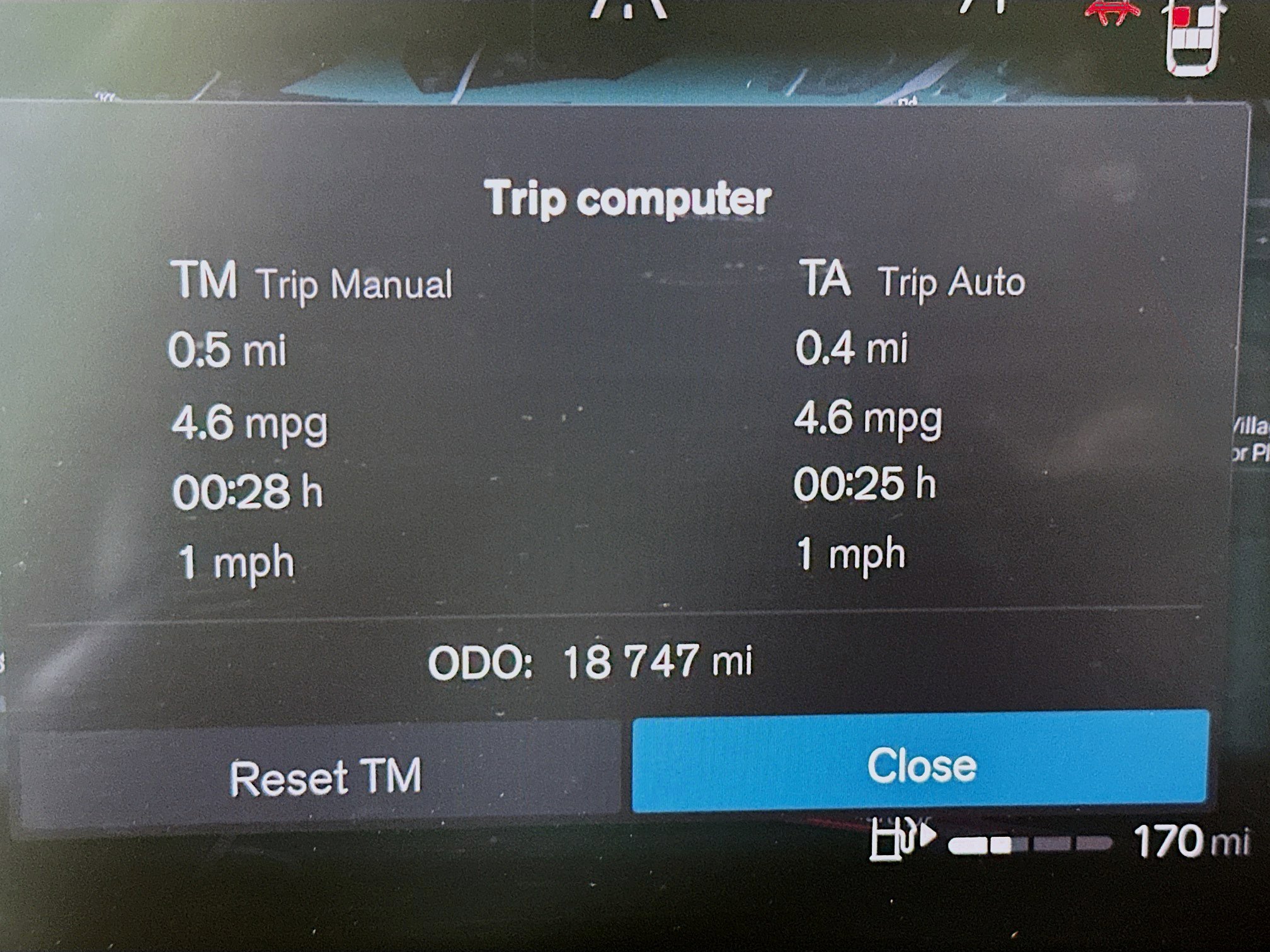 Used 2025 Volvo XC40 B5 Core image 19