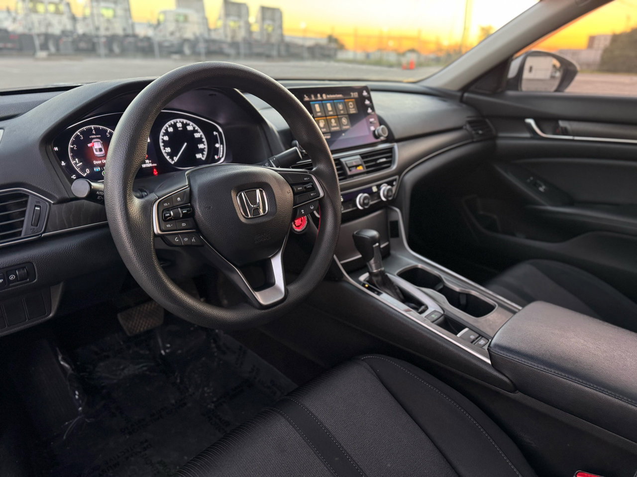 Used 2018 Honda Accord EX image 11