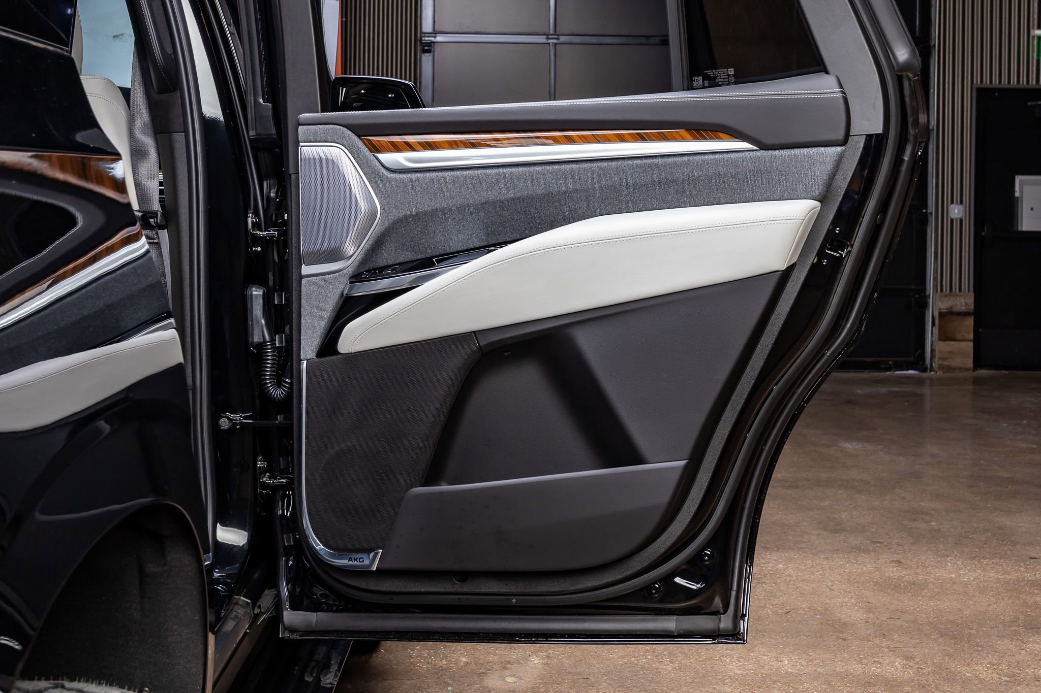 Used 2025 Cadillac Escalade Sport Platinum image 42