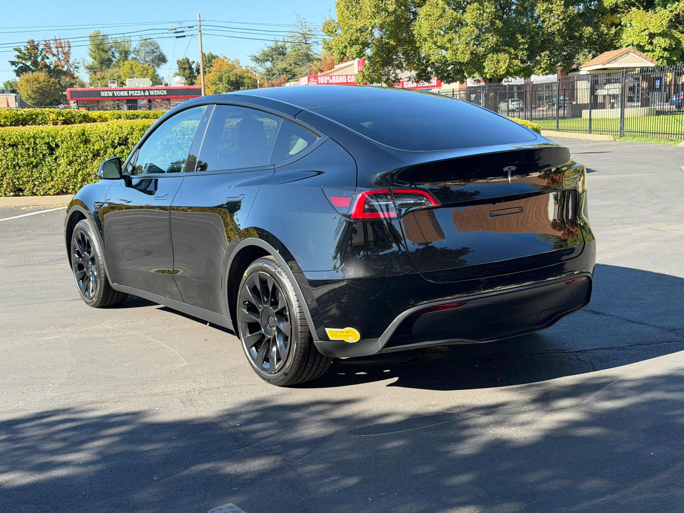 Used 2022 Tesla Model Y Long Range image 7