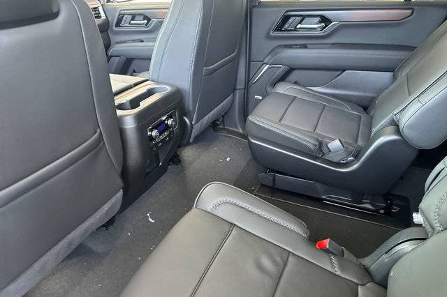 Used 2026 GMC Yukon XL Denali w/ Denali Reserve Package AWD/4WD image 12