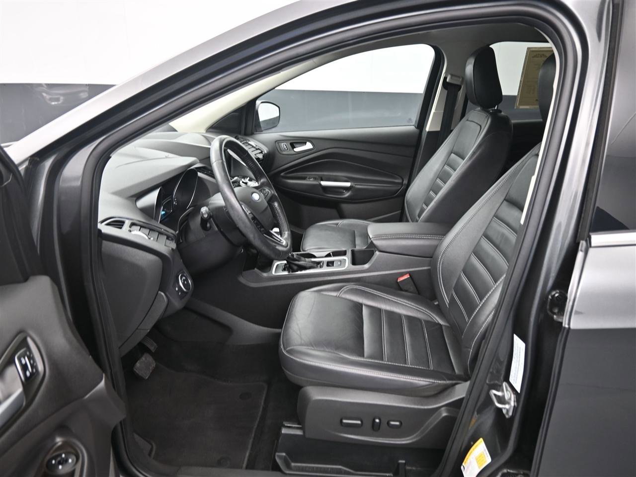 Used 2019 Ford Escape Titanium FWD image 10