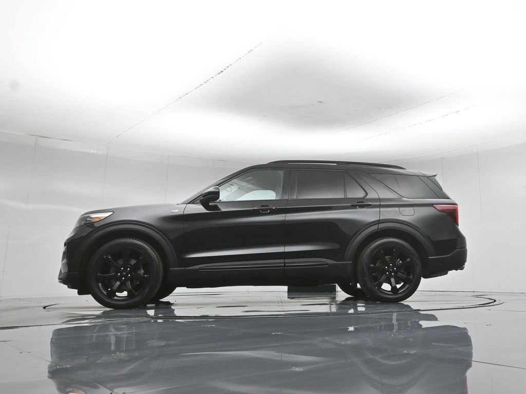 Used 2024 Ford Explorer ST-Line w/ Class IV Trailer Tow Package RWD image 8