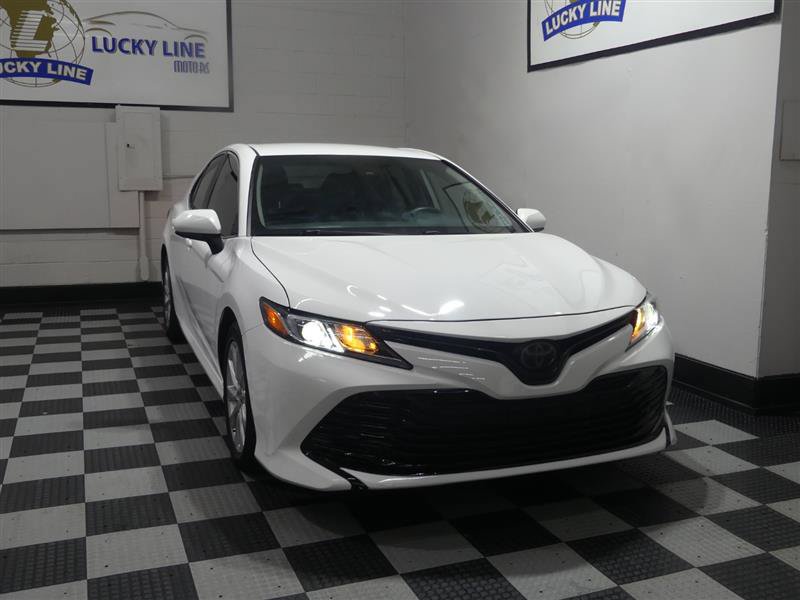 Used 2020 Toyota Camry LE FWD image 5