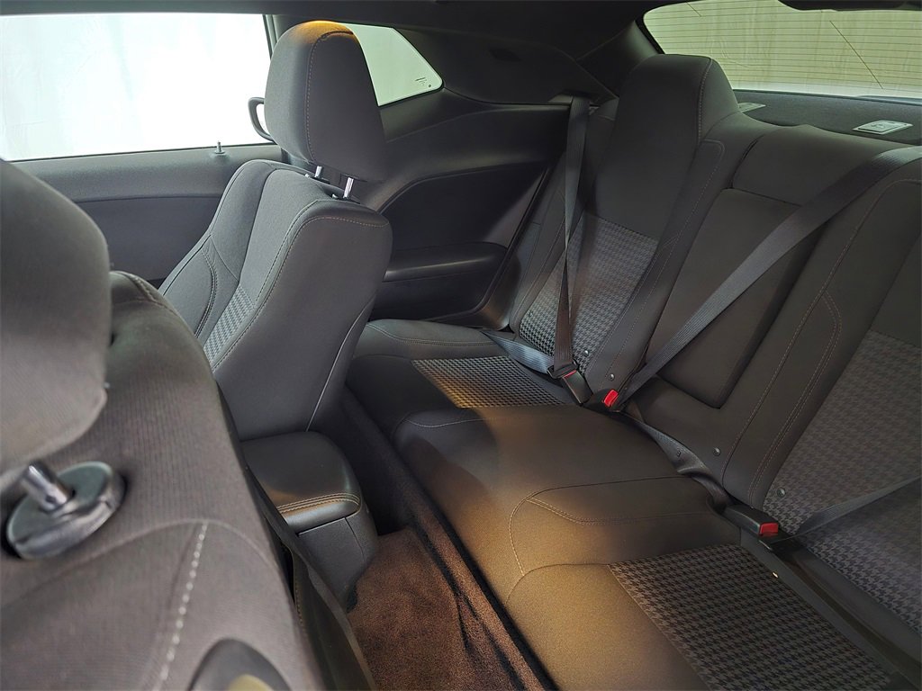 Used 2017 Dodge Challenger R/T w/ Blacktop Package image 17