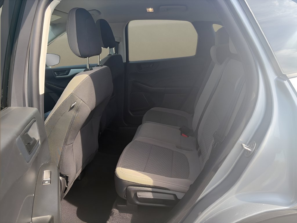 Used 2022 Ford Escape SE w/ Cold Weather Package FWD image 14