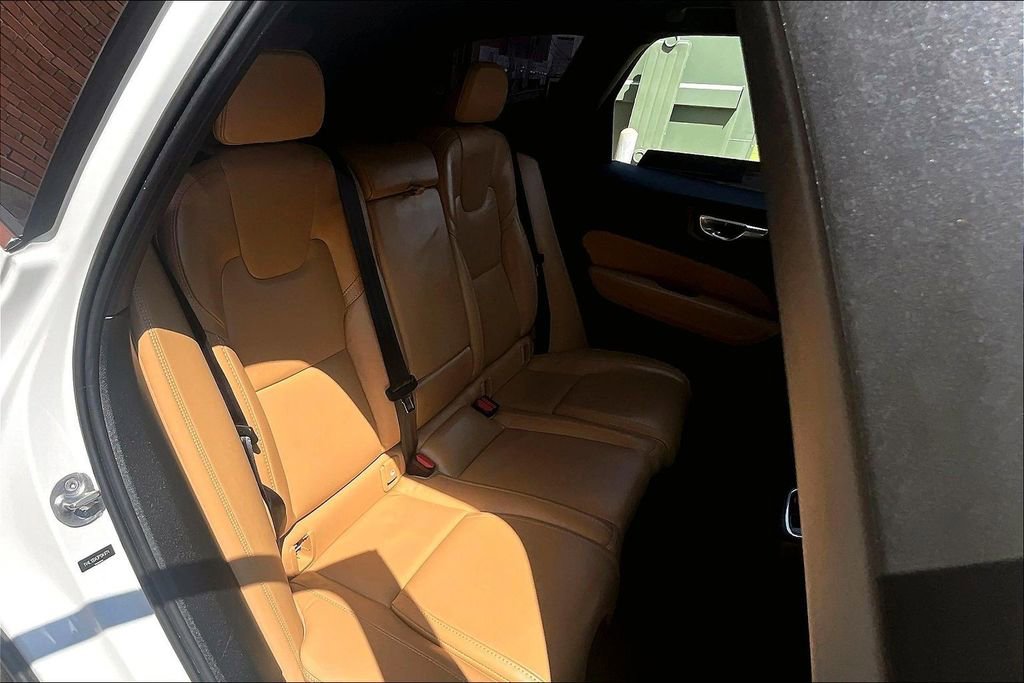Used 2023 Volvo XC60 B5 Ultimate FWD image 38