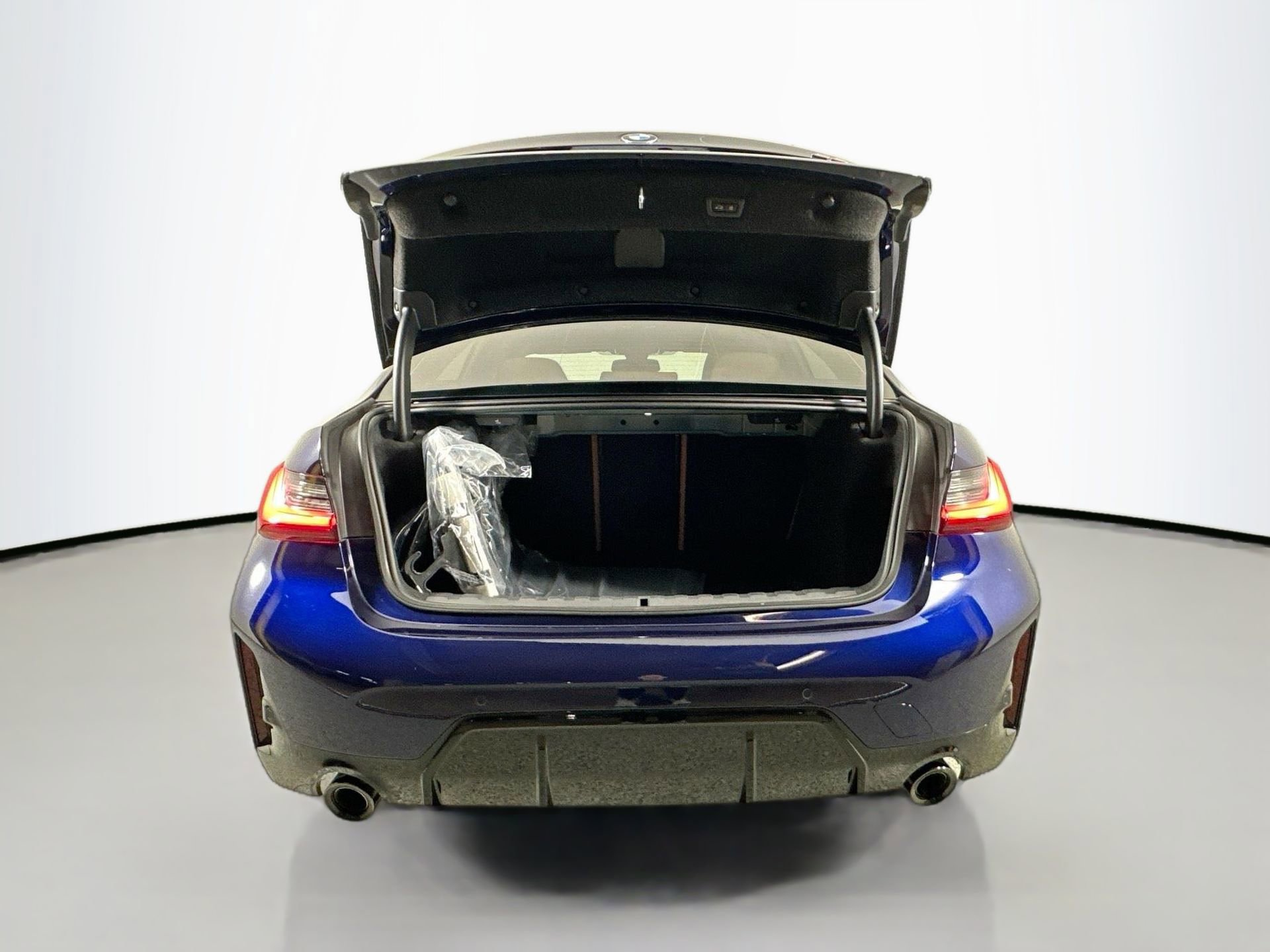 New 2026 BMW 330i Sedan w/ M Sport Package image 27