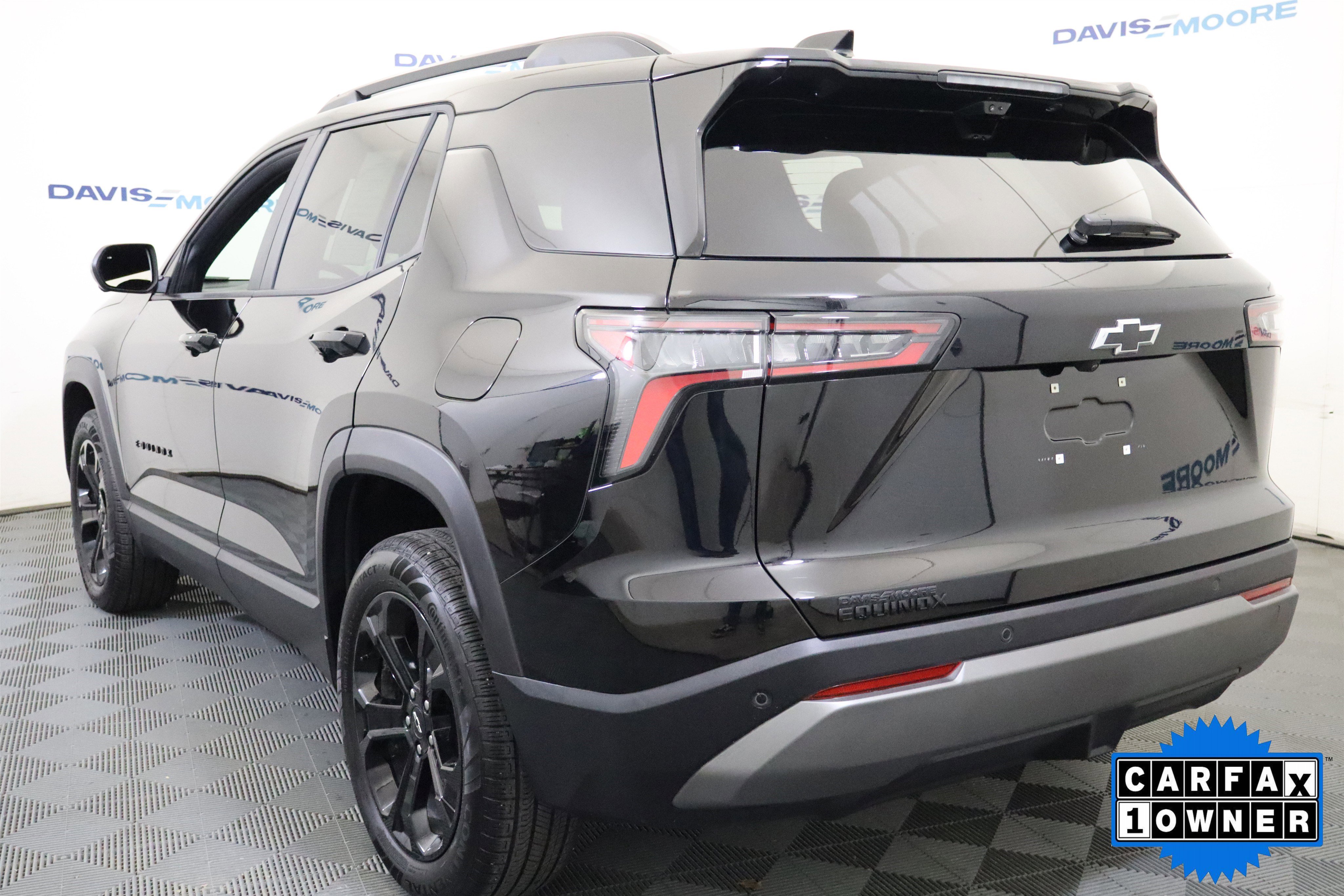 Used 2025 Chevrolet Equinox LT w/ Safety and Technology Package image 9