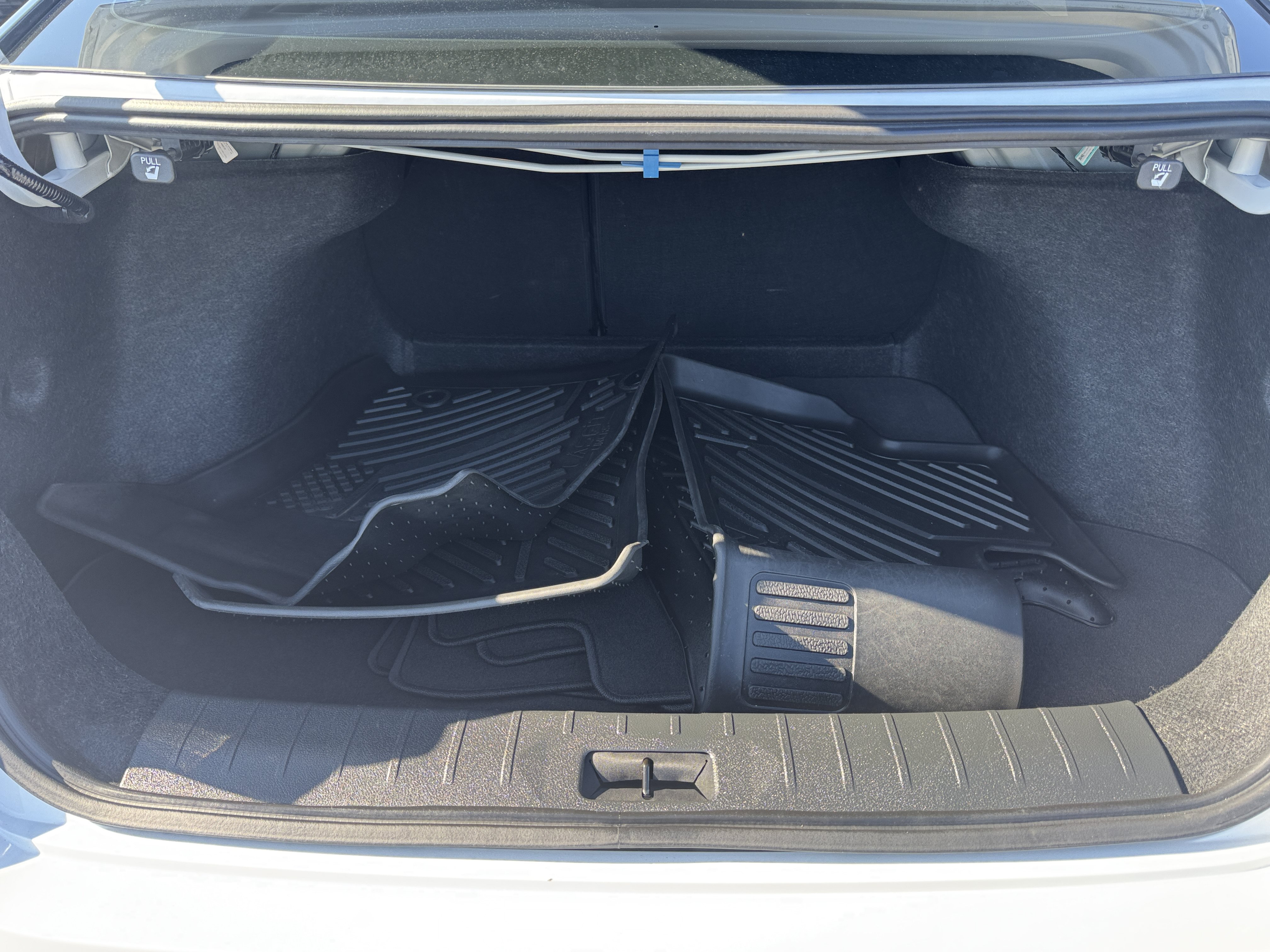 Used 2026 Nissan Sentra SR w/ Floor Mat Package FWD image 11