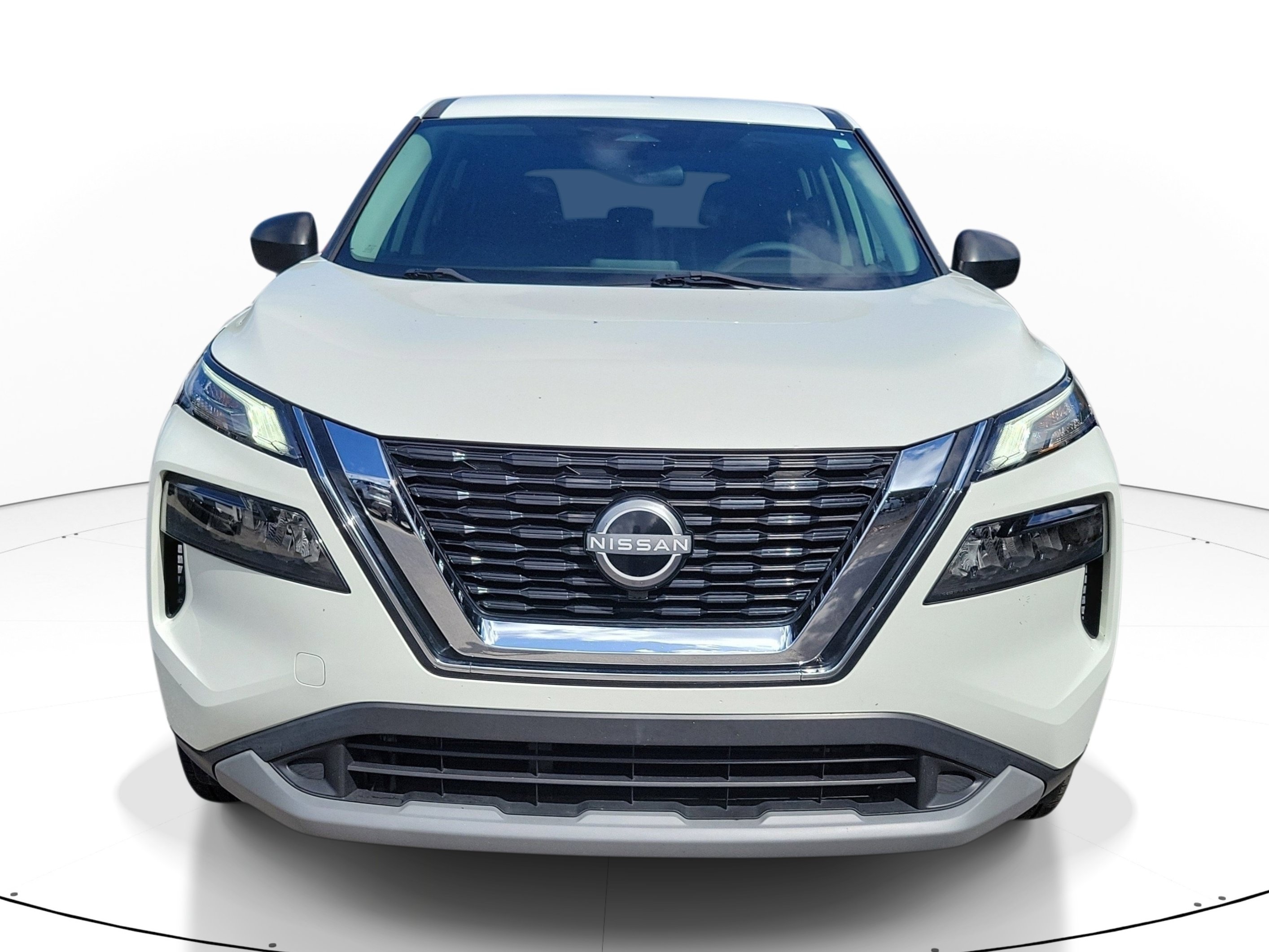 Used 2023 Nissan Rogue S AWD/4WD image 2