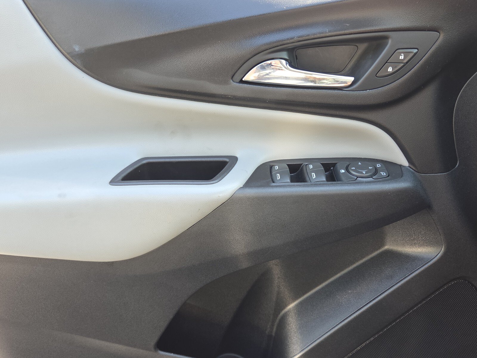 Used 2020 Chevrolet Equinox LS FWD image 29