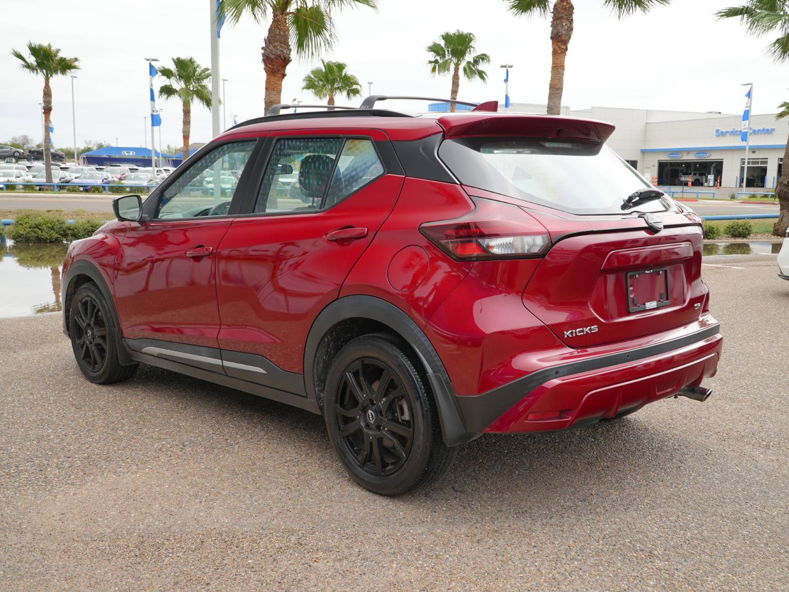 Used 2022 Nissan Kicks SR w/ Premium Package FWD image 7