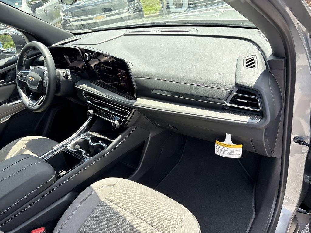 New 2025 Chevrolet Traverse LT image 28