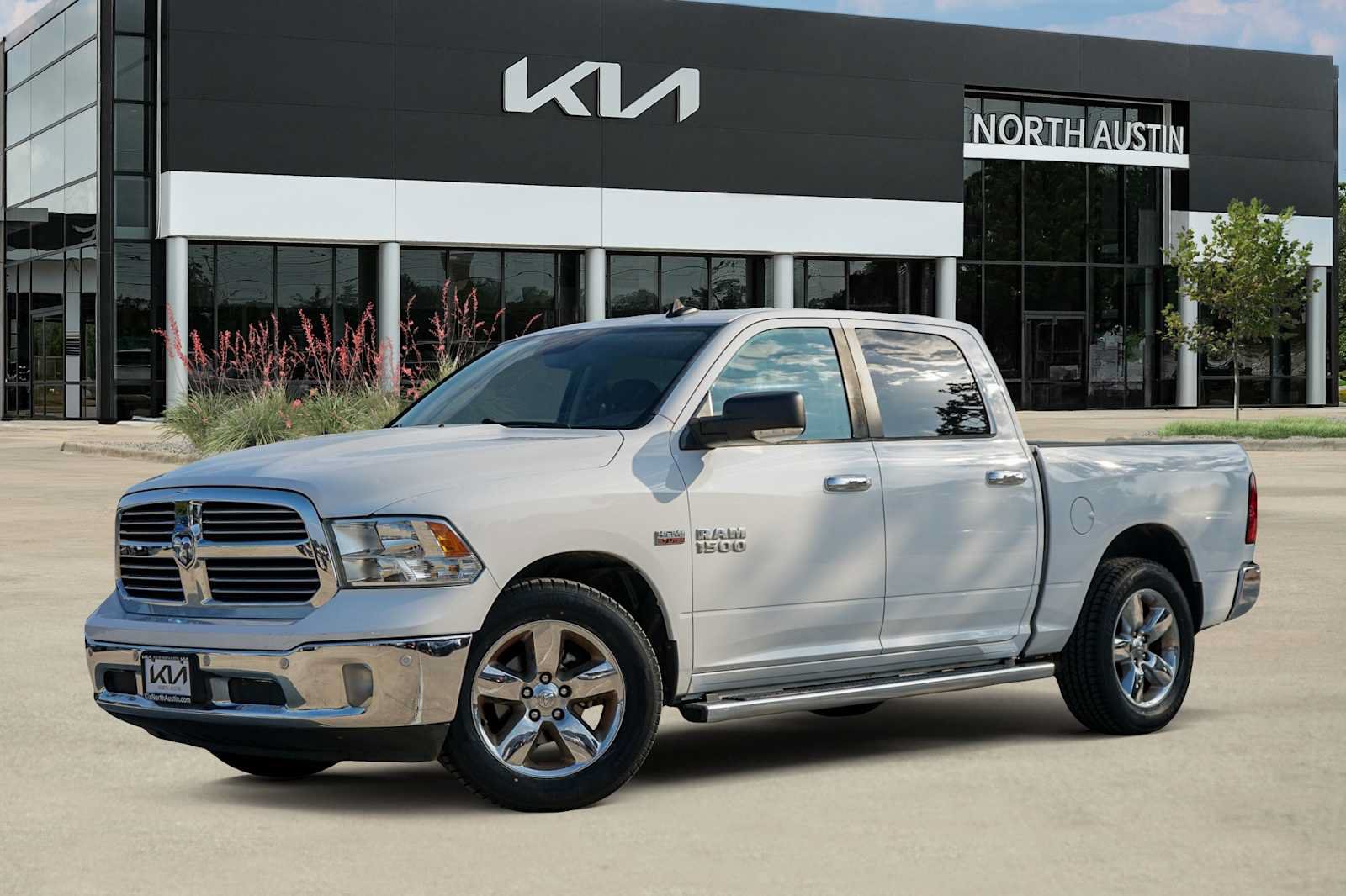 Used 2016 RAM 1500 Lone Star RWD image 1