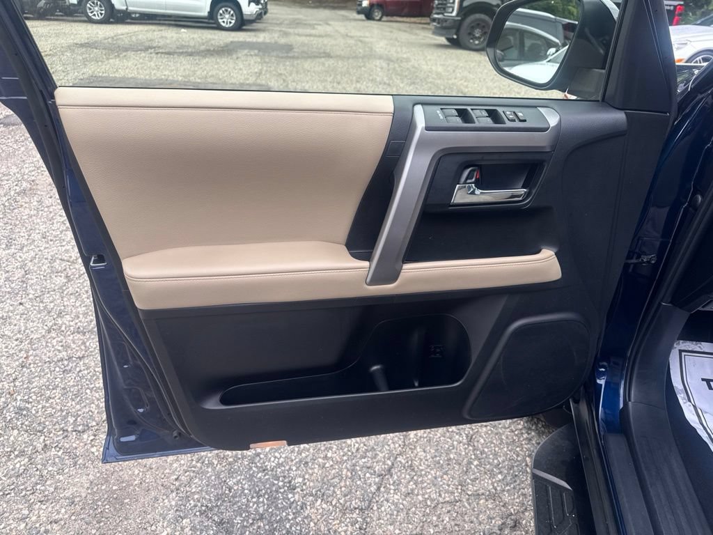 Used 2021 Toyota 4Runner SR5 Premium w/ Moonroof Package AWD/4WD image 44