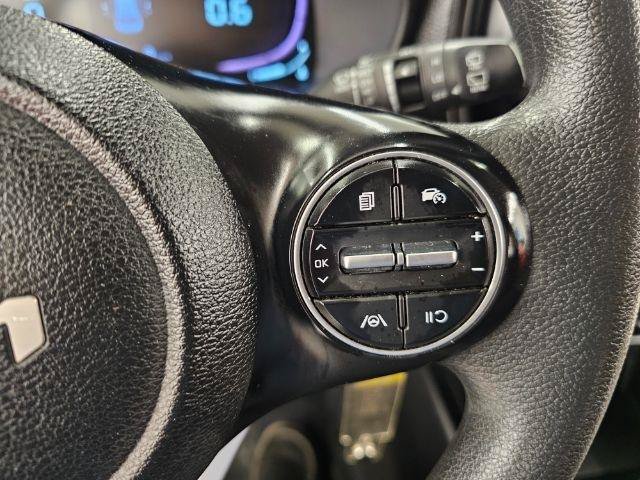 Used 2023 Kia Soul LX FWD image 17