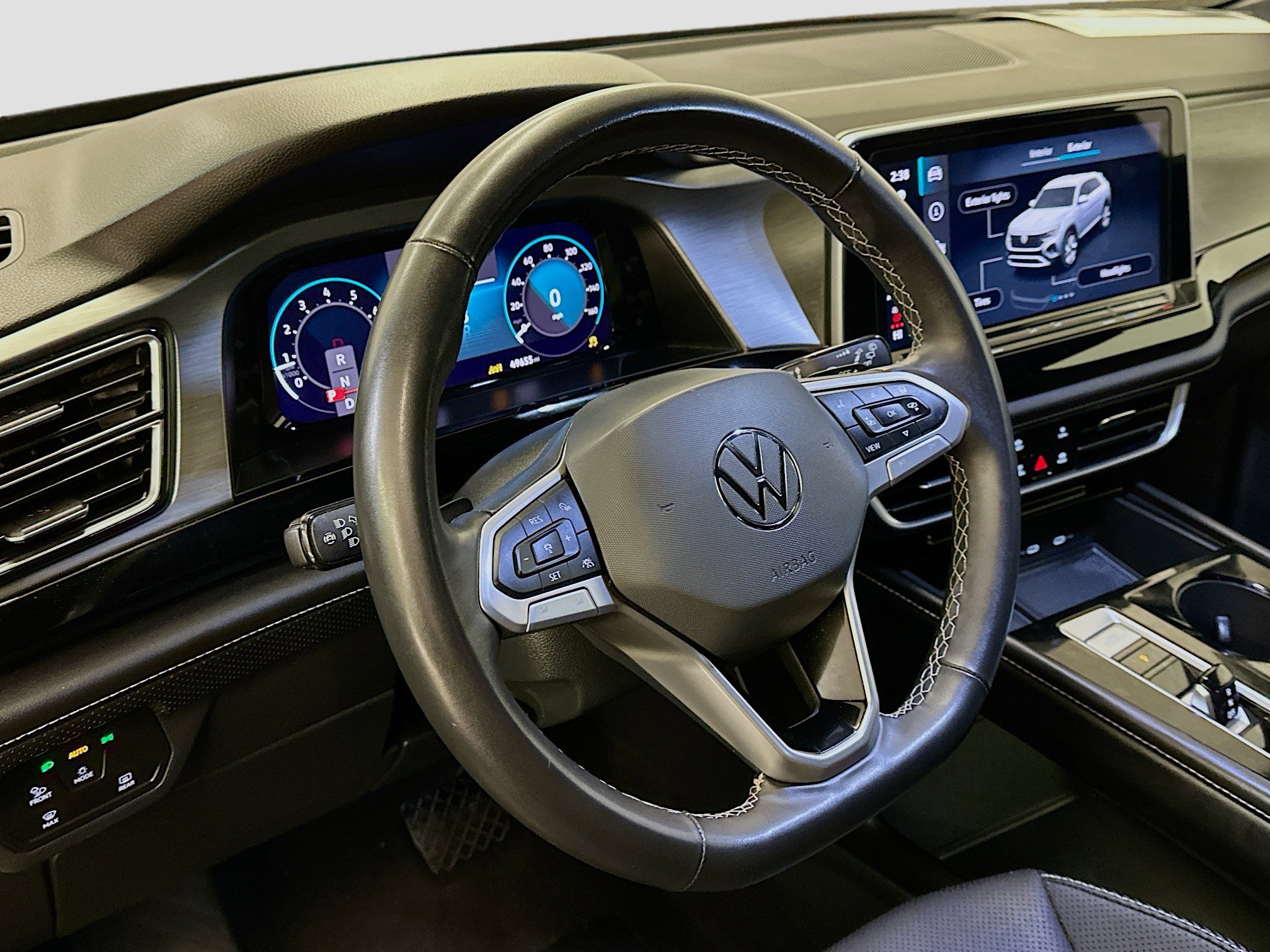 Used 2024 Volkswagen Atlas Cross Sport SE image 18