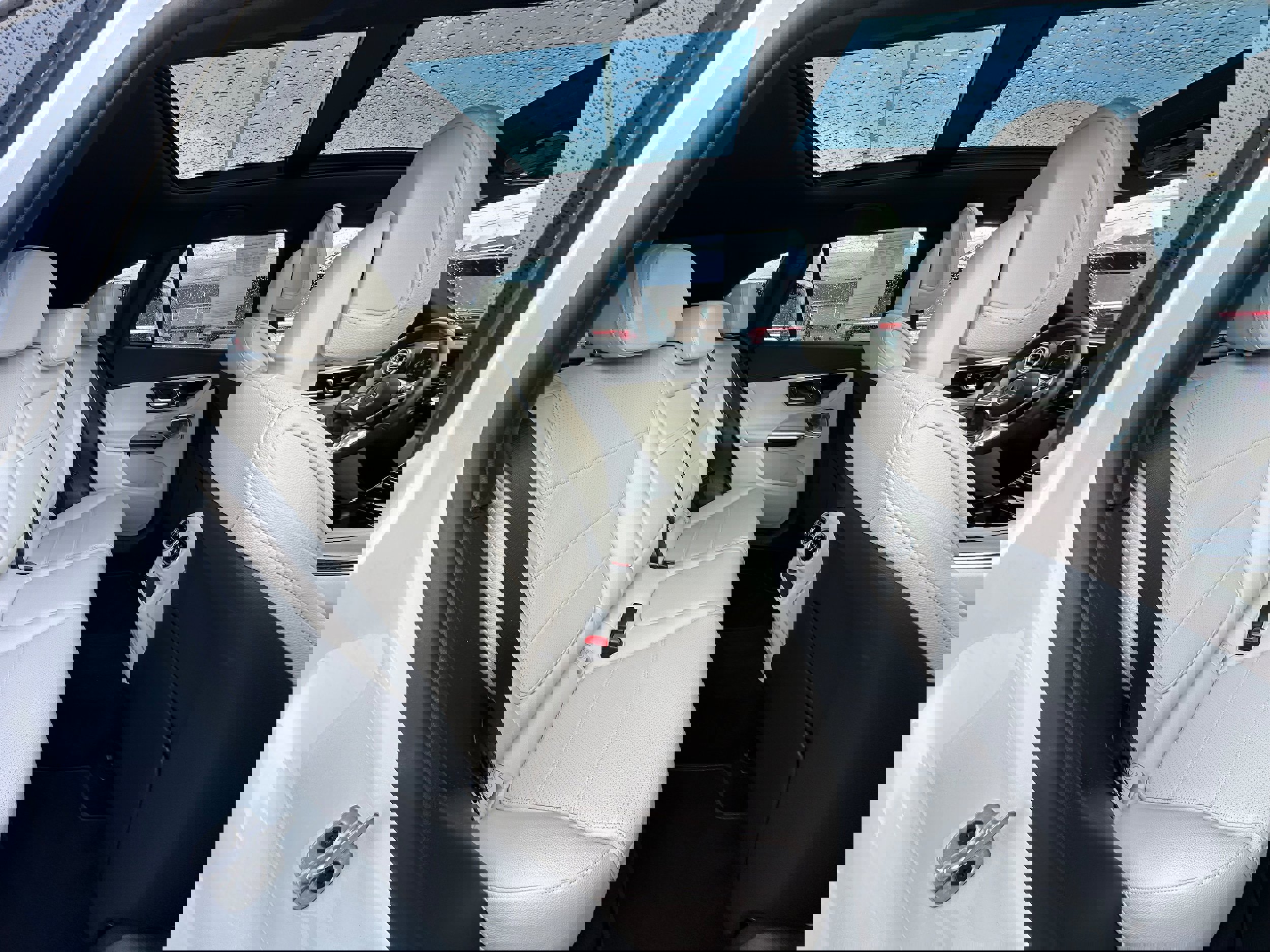 Used 2023 Mercedes-Benz GLC 300 4MATIC image 17