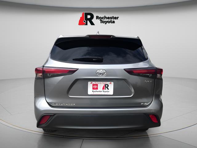 Used 2026 Toyota Highlander XLE image 3