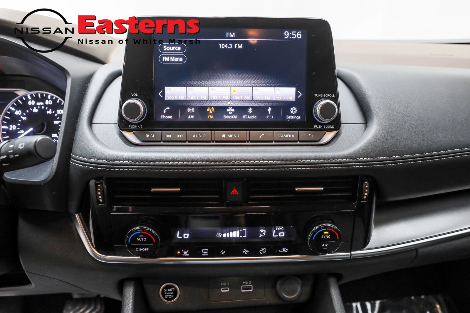 Used 2022 Nissan Rogue SV image 29