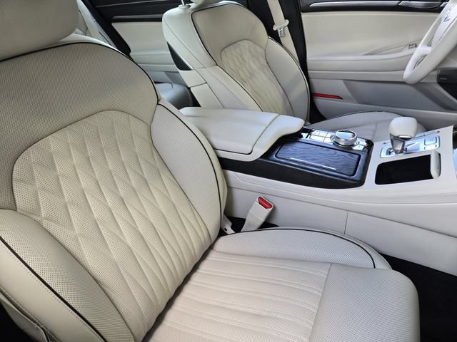 Used 2021 Genesis G90 3.3T Premium RWD image 9