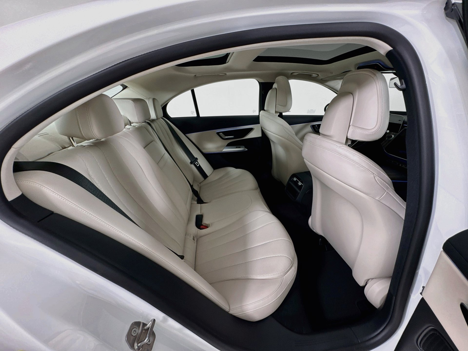 New 2027 Mercedes-Benz E 350 Sedan image 30