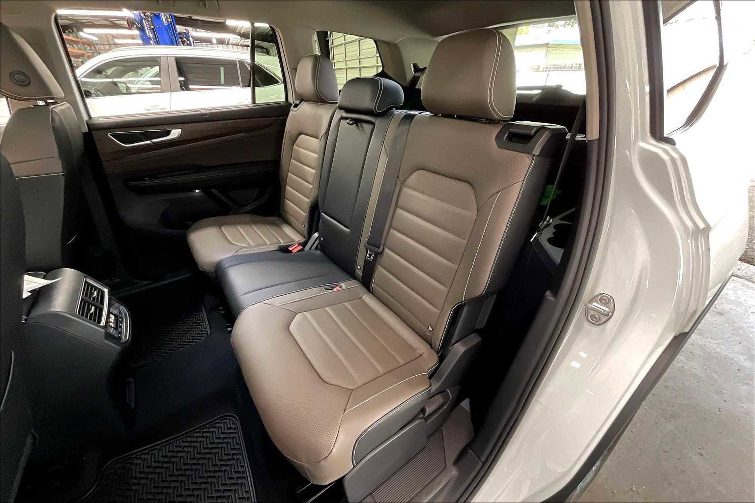 New 2025 Volkswagen Atlas SEL image 12
