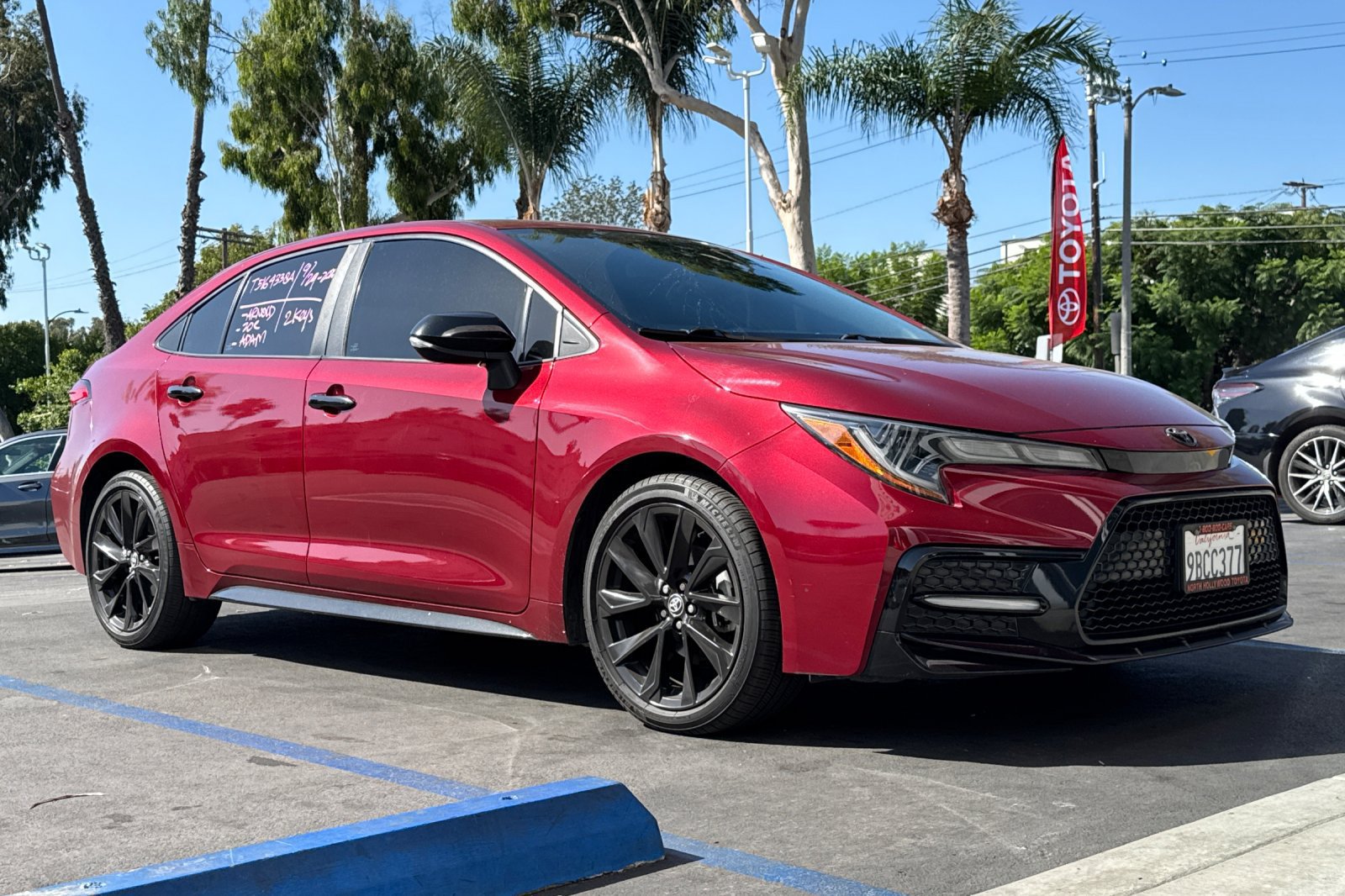 Used 2022 Toyota Corolla SE FWD image 2