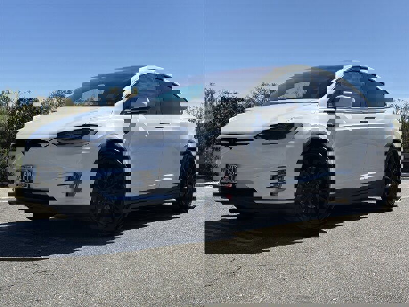 Used 2016 Tesla Model X P90D image 1