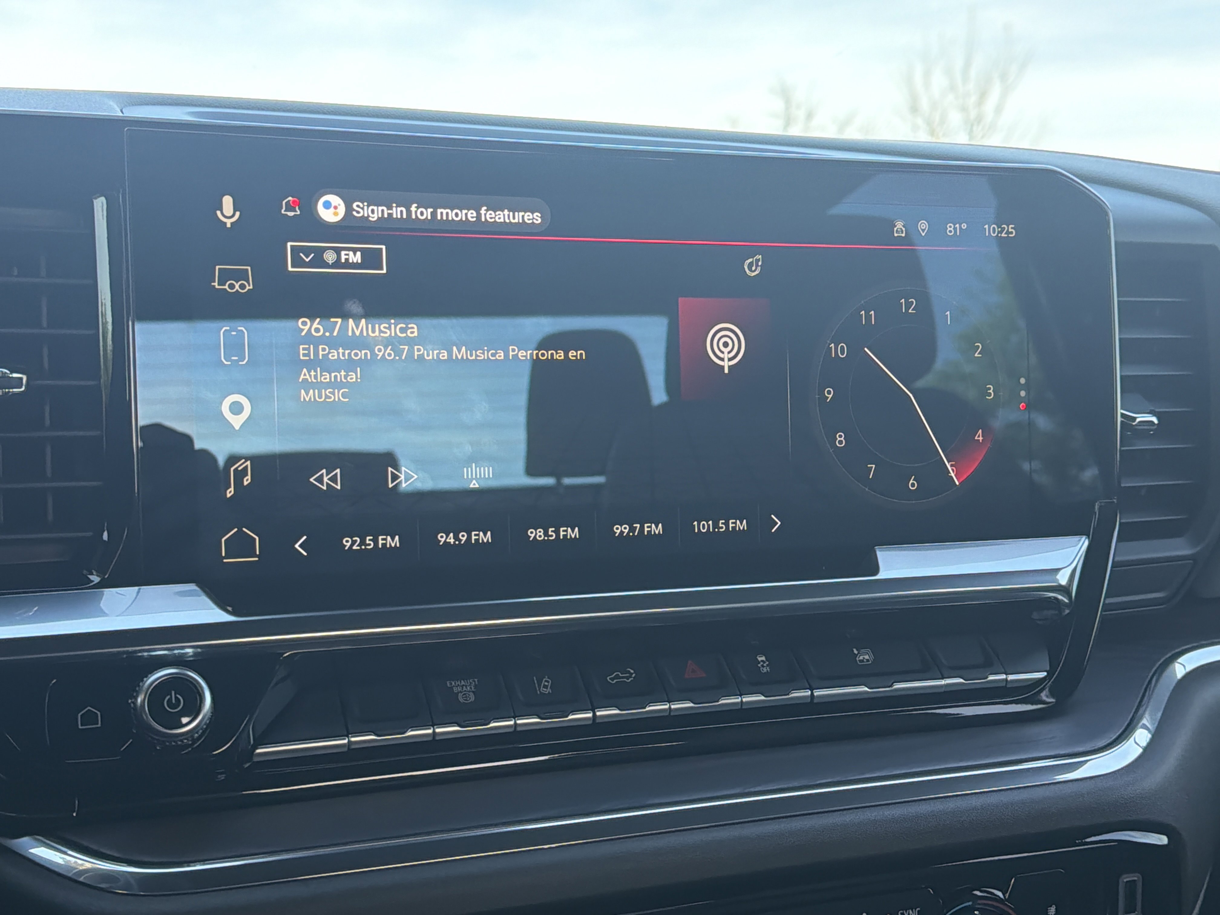 Used 2025 GMC Sierra 2500 SLT AWD/4WD image 13