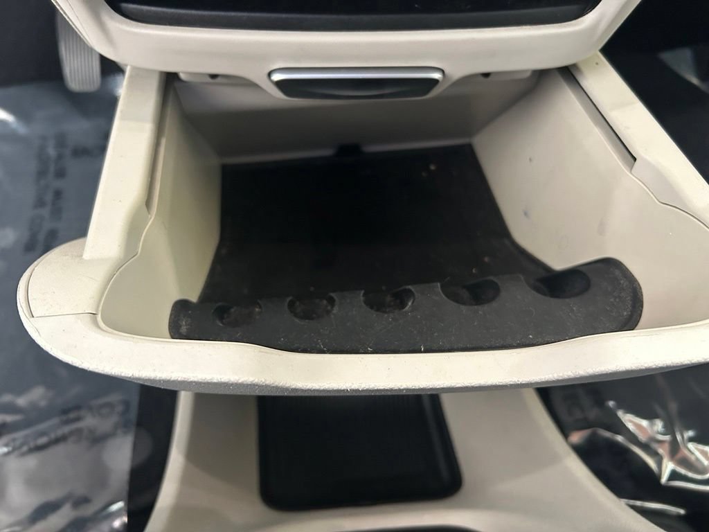 Used 2021 Chrysler Voyager Lxi FWD image 48