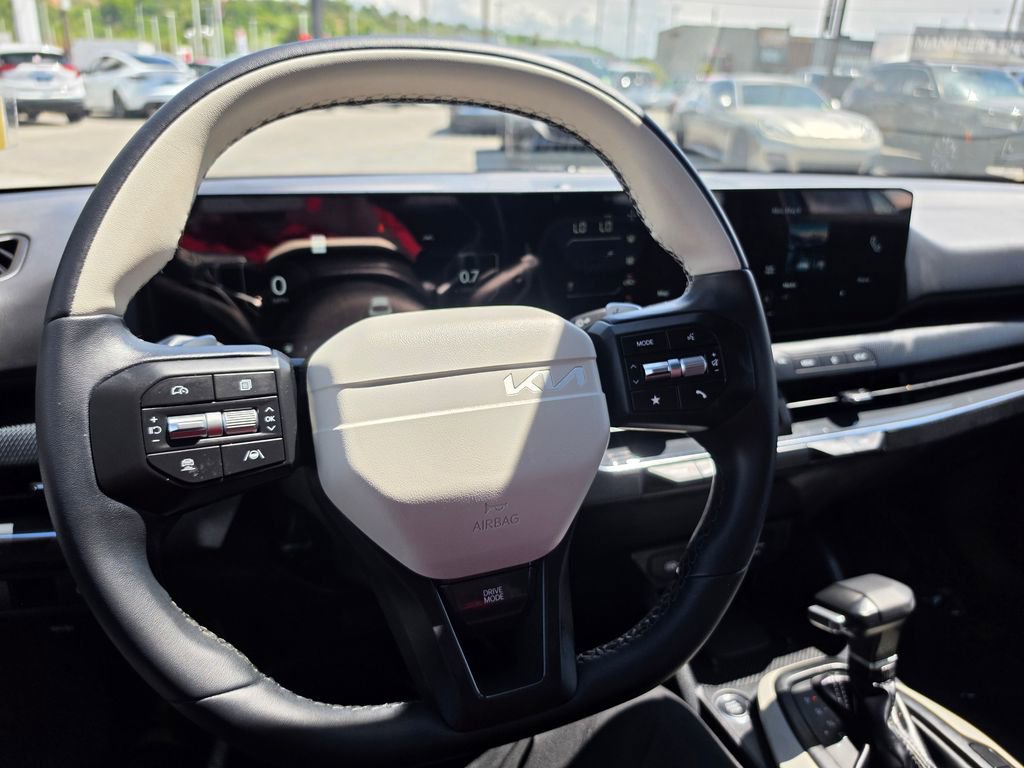 Certified 2025 Kia K4 EX w/ GT-Line Sunroof Package FWD image 17