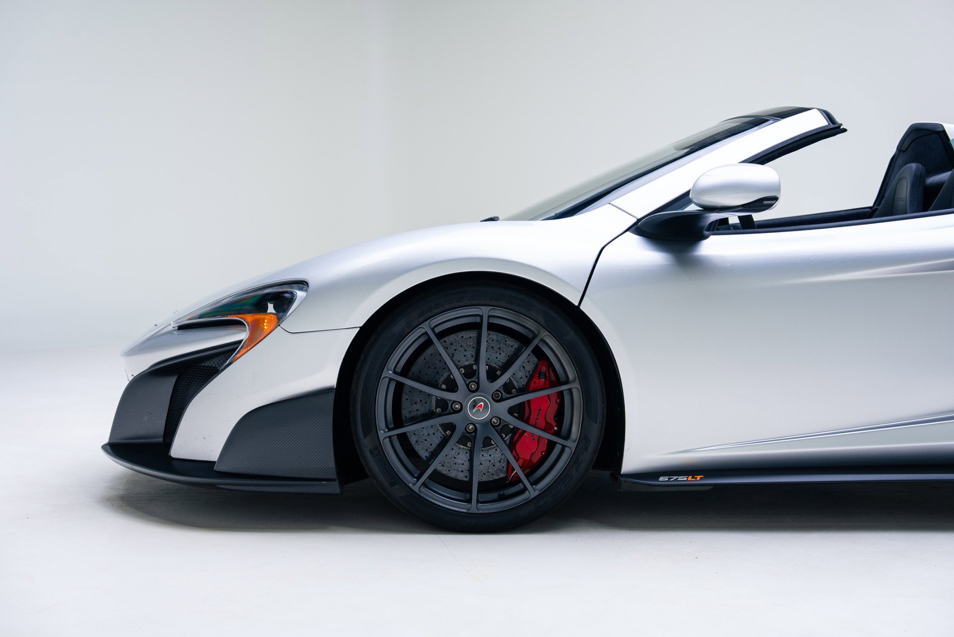 Used 2016 McLaren 675LT image 15