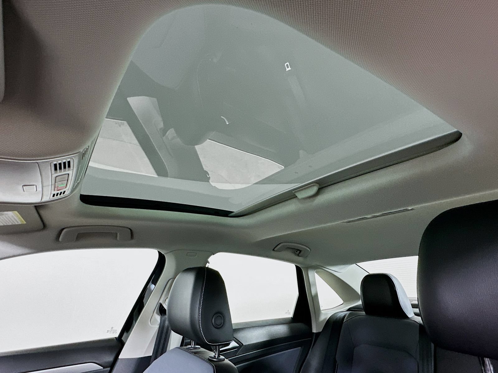 New 2026 Volkswagen Jetta SE FWD image 29
