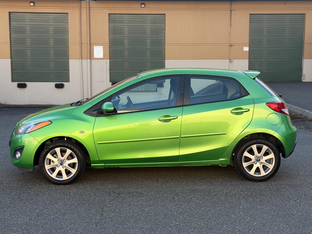 Used 2013 MAZDA MAZDA2 Touring FWD image 6