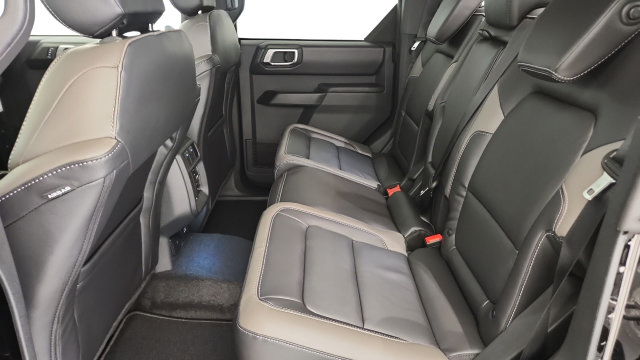 Used 2025 Ford Bronco Outer Banks AWD/4WD image 21
