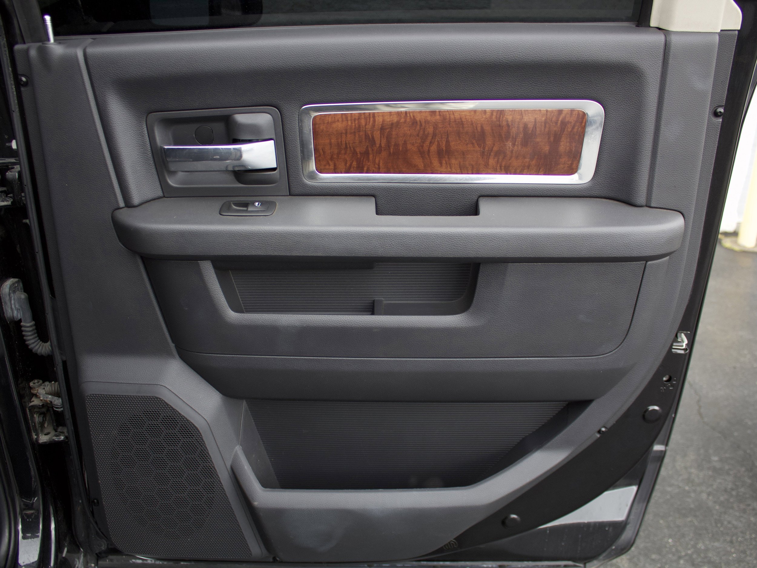 Used 2011 RAM 2500 Laramie w/ Cold Weather Group AWD/4WD image 27