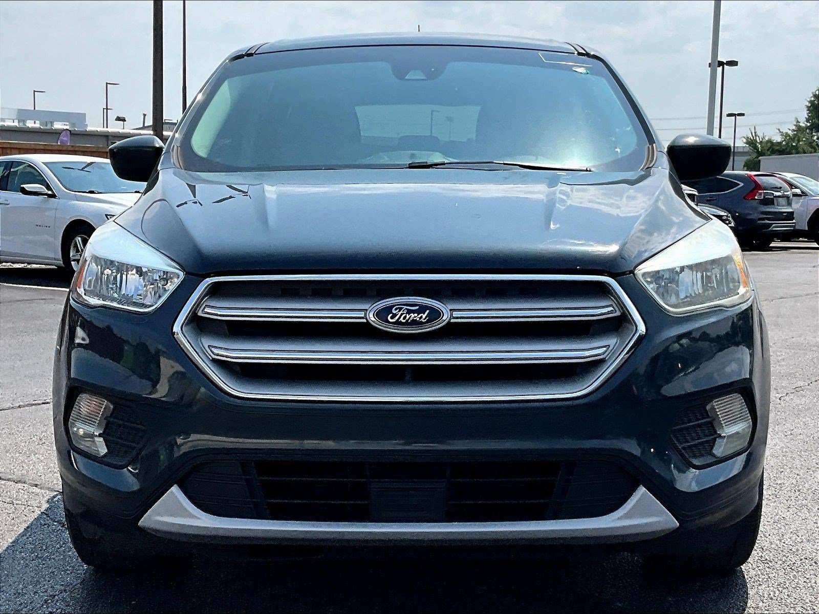 Used 2019 Ford Escape SE FWD image 2
