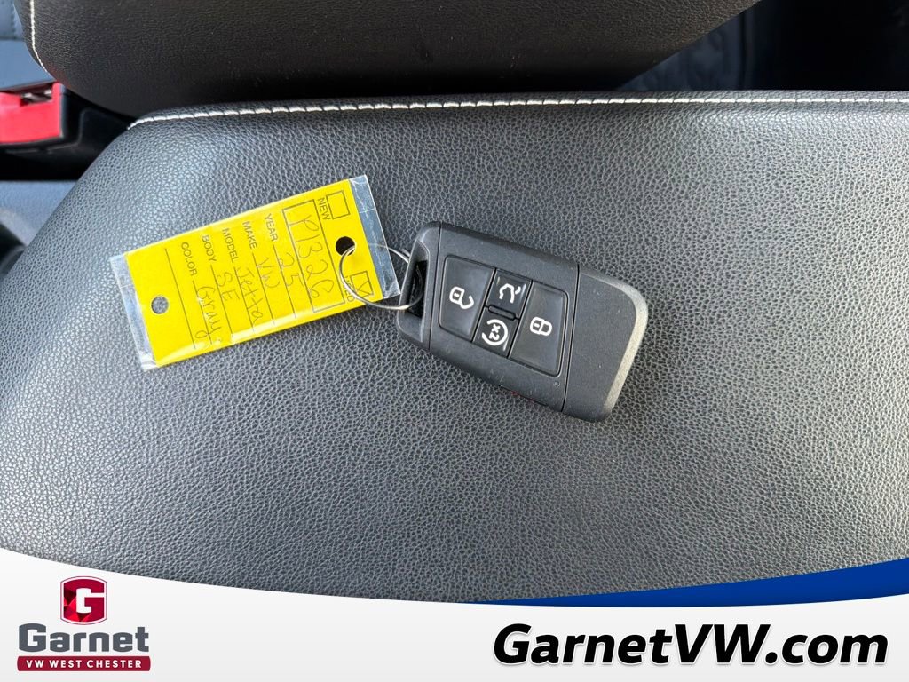 Certified 2025 Volkswagen Jetta SE image 29