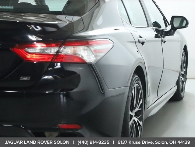 Used 2018 Toyota Camry SE w/ Moonroof Package FWD image 8