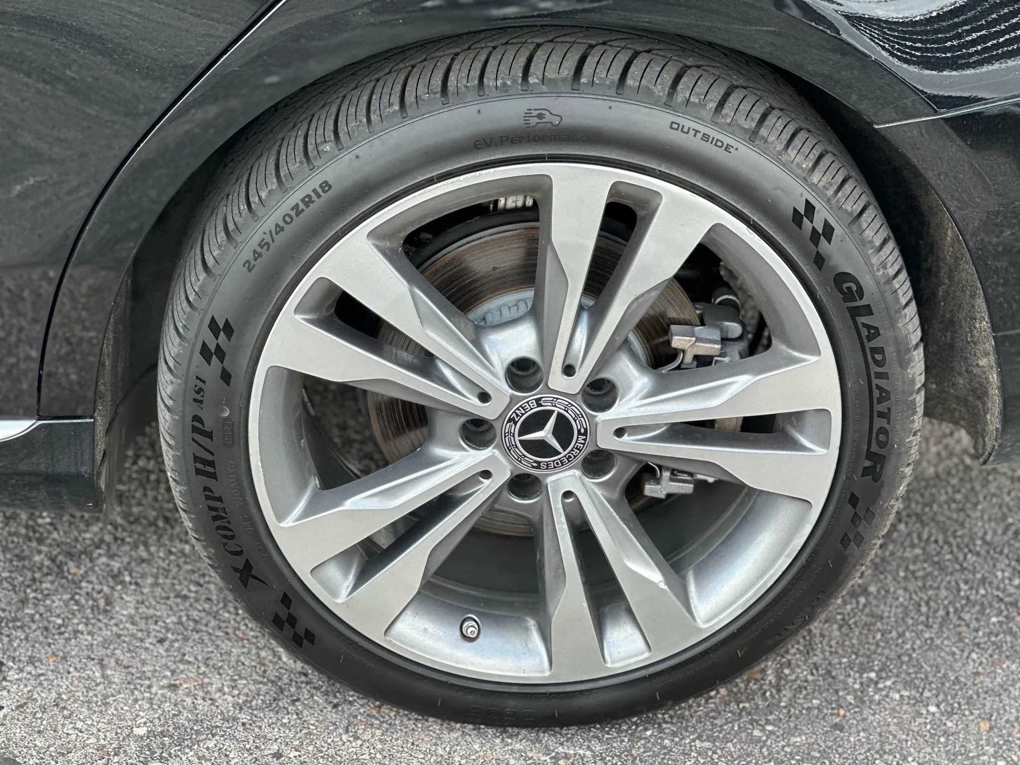 Used 2018 Mercedes-Benz C 350e Sedan w/ Premium Package image 26