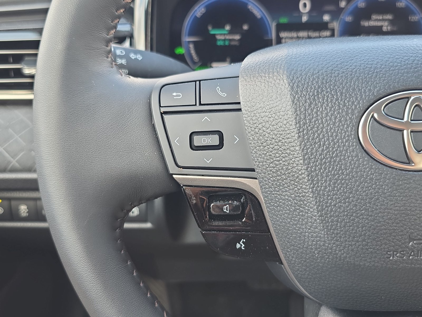 Used 2026 Toyota Camry XLE FWD image 13