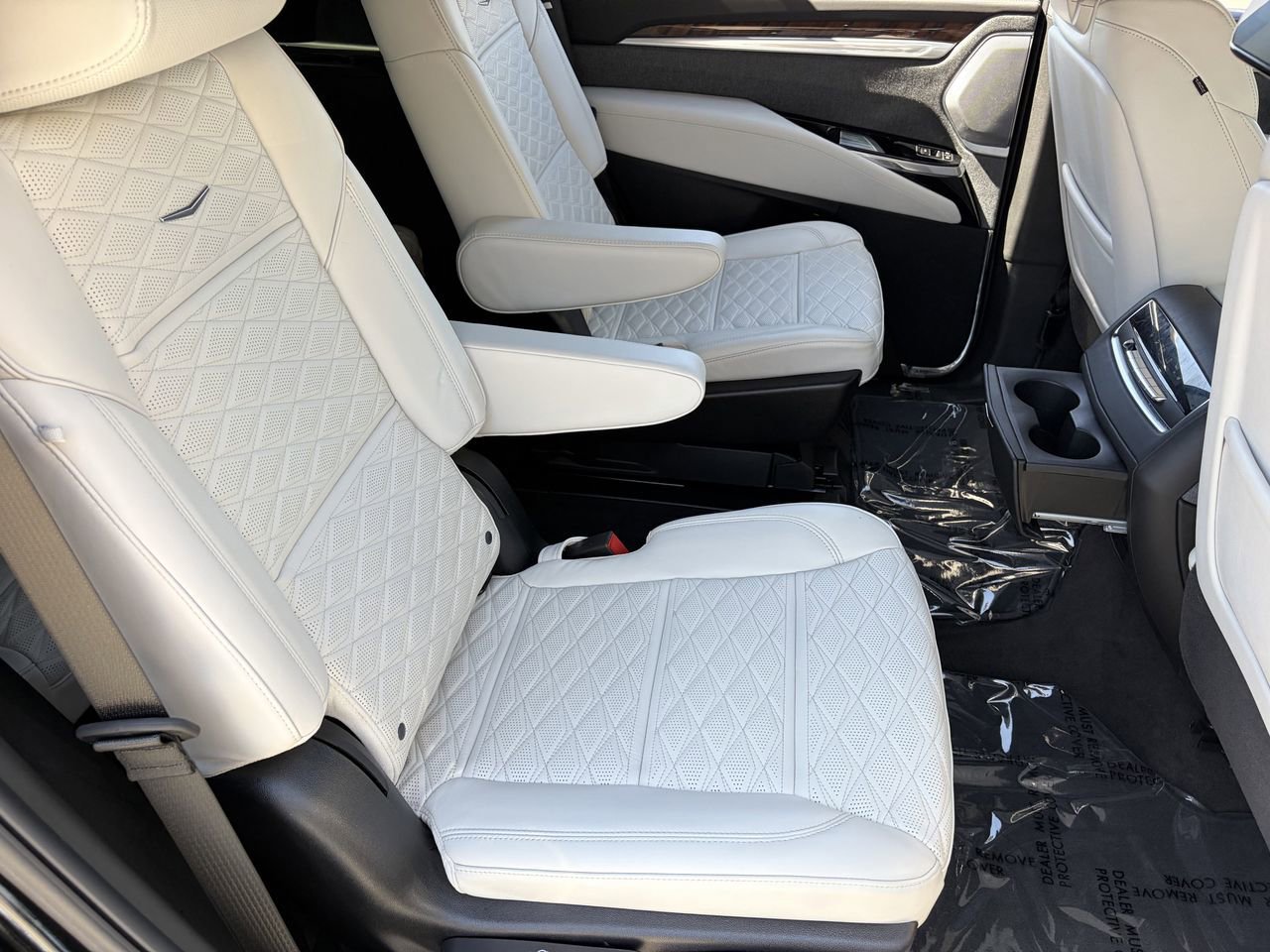Certified 2025 Cadillac Escalade Sport Platinum w/ LPO, ONYX Package AWD/4WD image 14