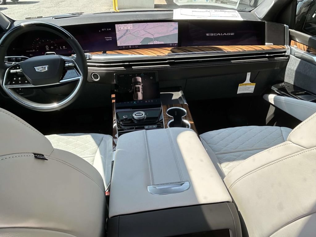 New 2026 Cadillac Escalade ESV Platinum Sport w/ LPO, ONYX Package AWD/4WD image 16