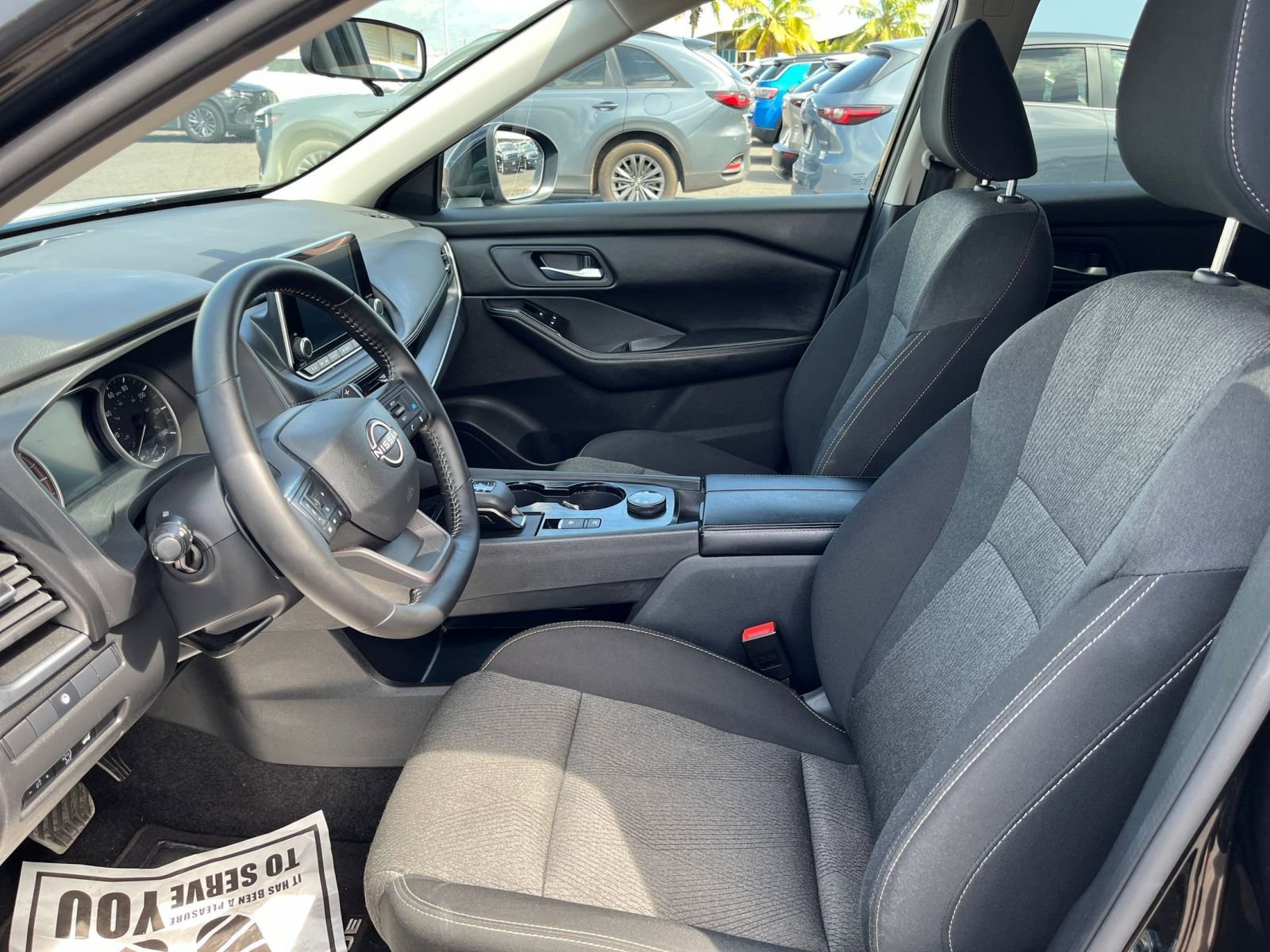 Used 2025 Nissan Rogue SV image 24