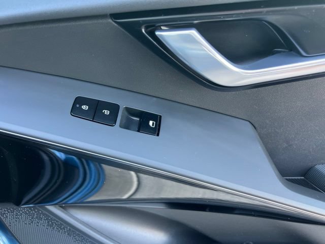 Used 2023 Kia Niro EX w/ EX Cold Weather Package FWD image 25